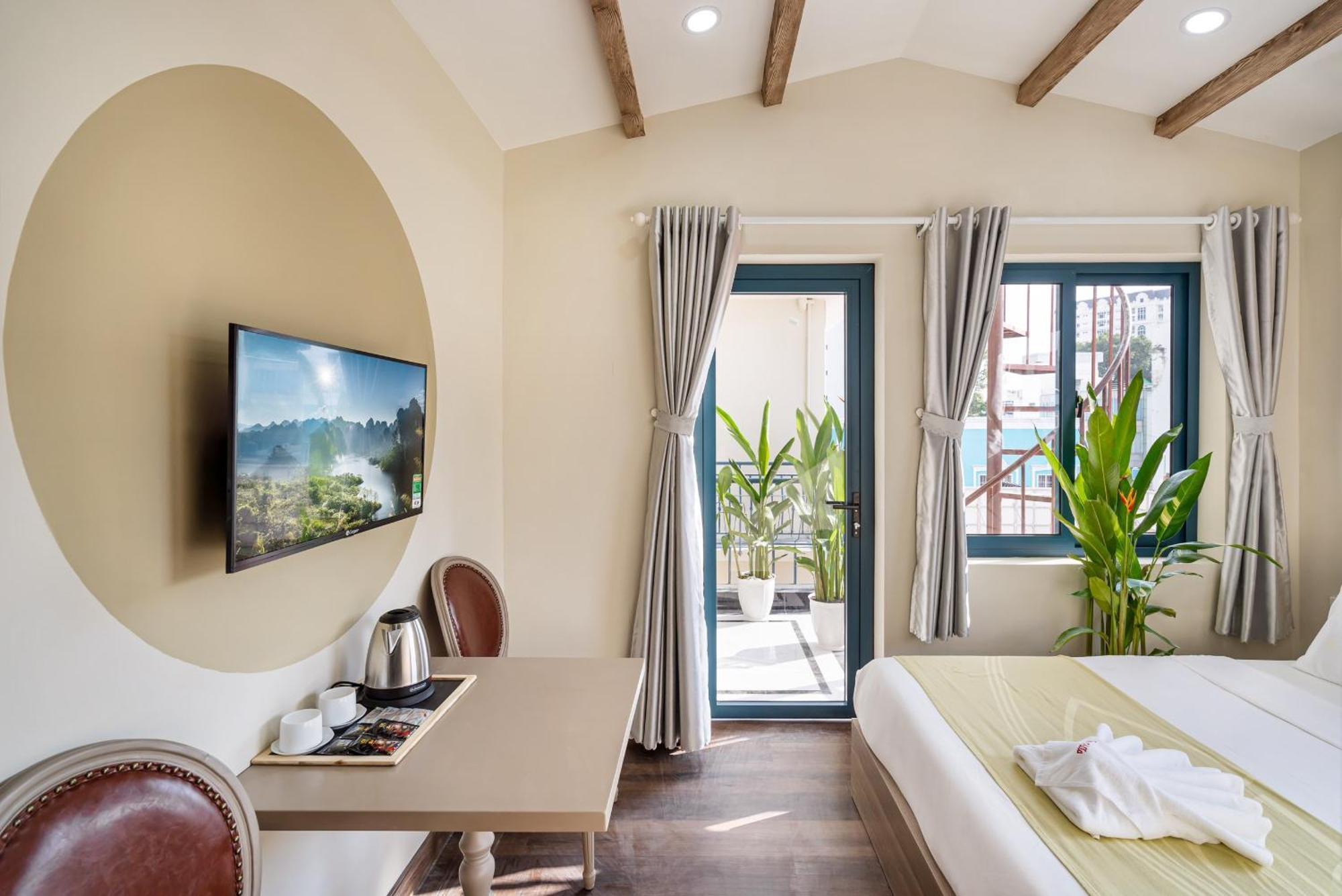 Отель Jan Saigon Oasis